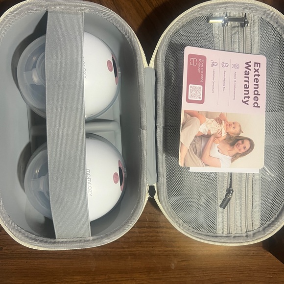 Momcozy White Portable Carry Case - Picture 2 of 3